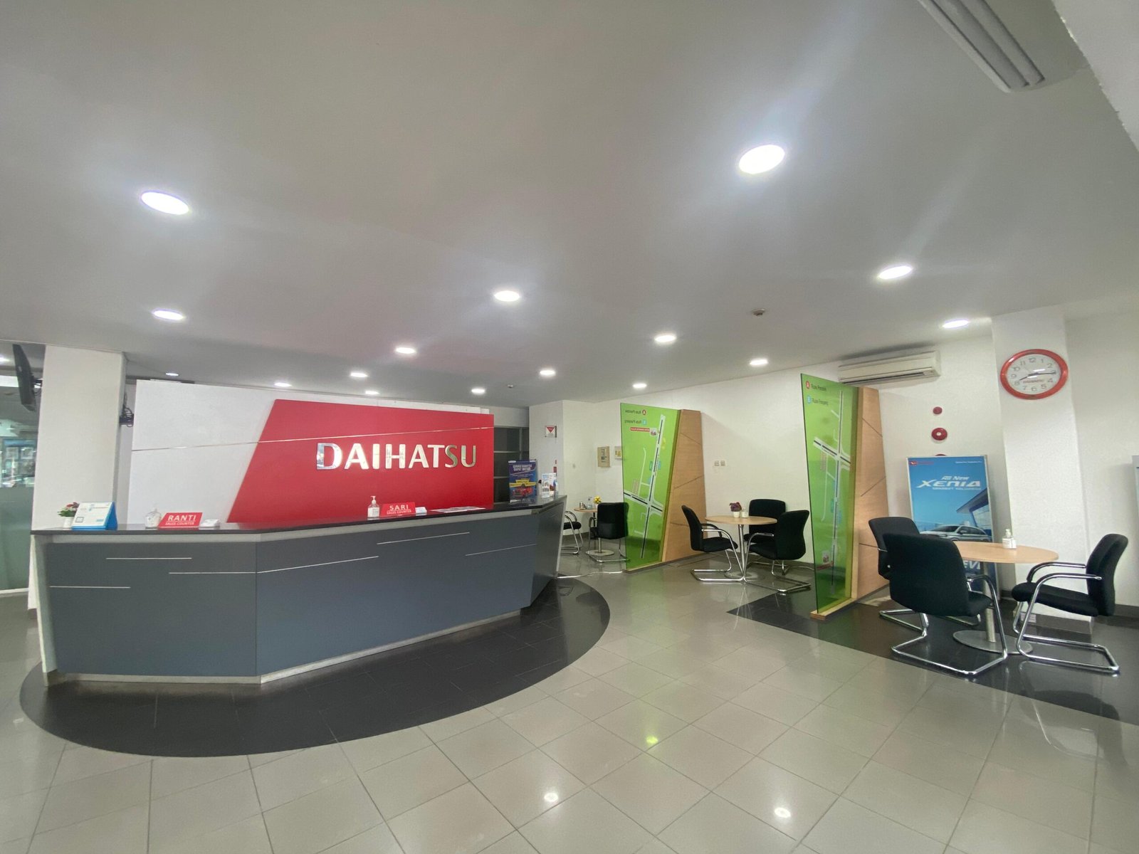 Showroom Daihatsu Palembang (4)